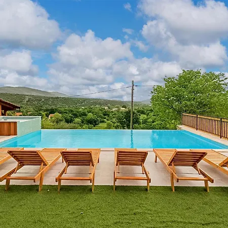 2 Bedroom Pet Friendly In *