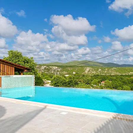 2 Bedroom Pet Friendly In * Srijane