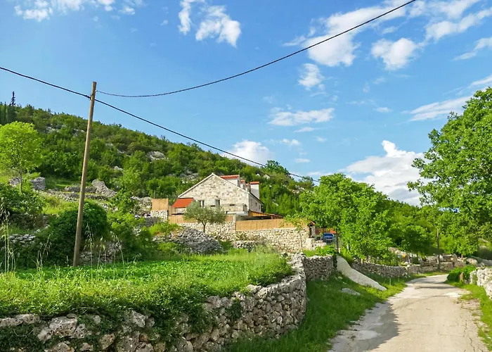 Dom wakacyjny 2 Bedroom - Loft Srijane