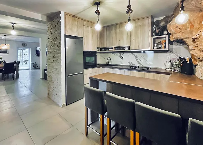 Dom wakacyjny 2 Bedroom - Loft Srijane